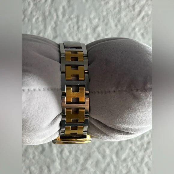 HERMÈS RALLYE 18K Yellow Gold-Plated ladies watch - Picture 8 of 17